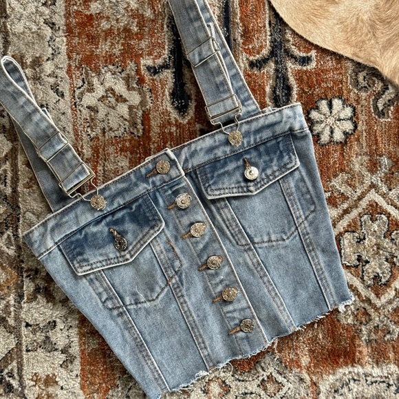 NWT Cropped Raw Cut Button Up Overall Strap Denim Top Adjustable Strap Smocked - Picture 9 of 9